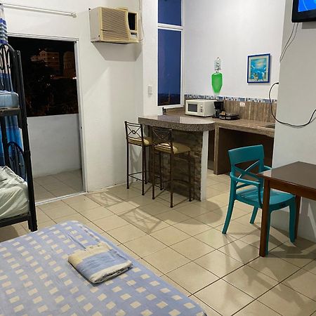 Playa Suites, Cerca Del Malecon マンタ エクステリア 写真