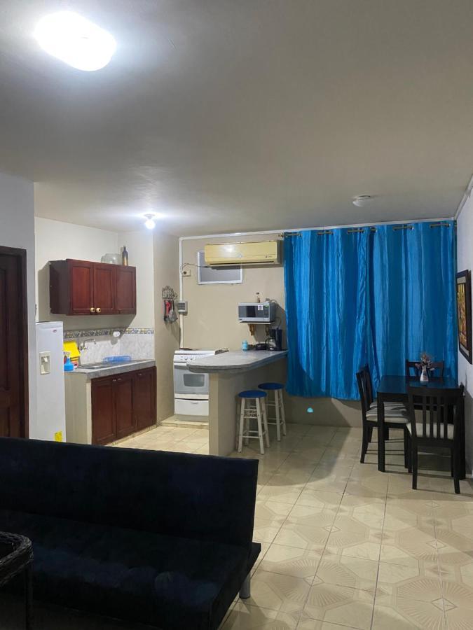 Playa Suites, Cerca Del Malecon マンタ エクステリア 写真