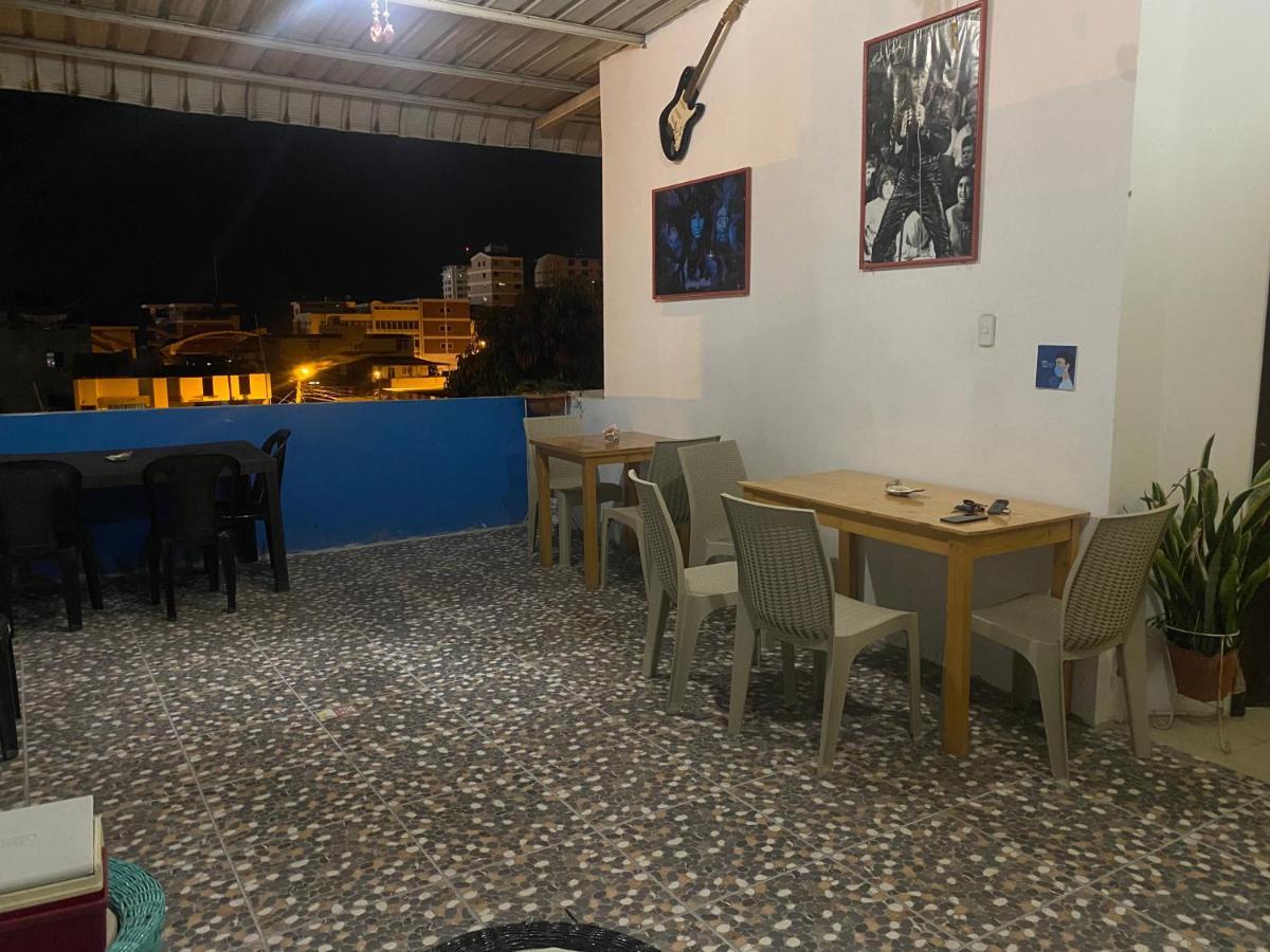 Playa Suites, Cerca Del Malecon マンタ エクステリア 写真
