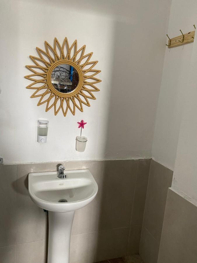 Playa Suites, Cerca Del Malecon マンタ エクステリア 写真