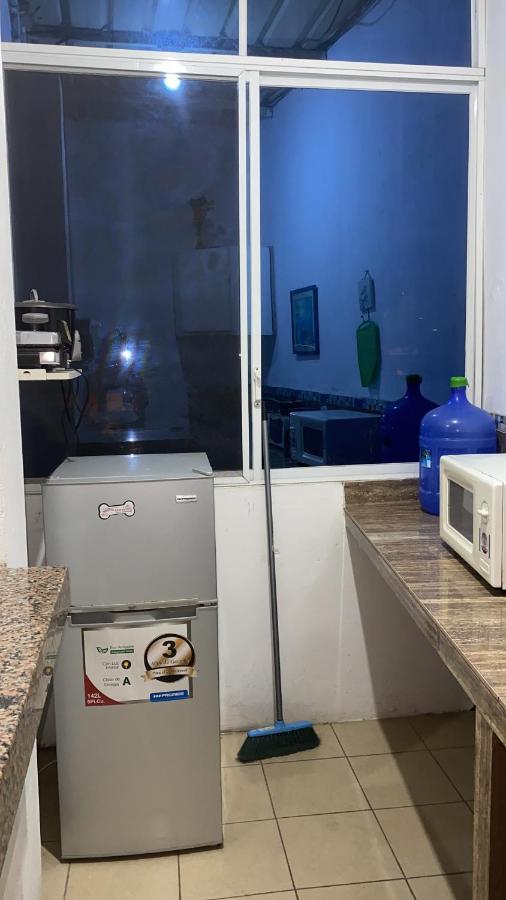 Playa Suites, Cerca Del Malecon マンタ エクステリア 写真