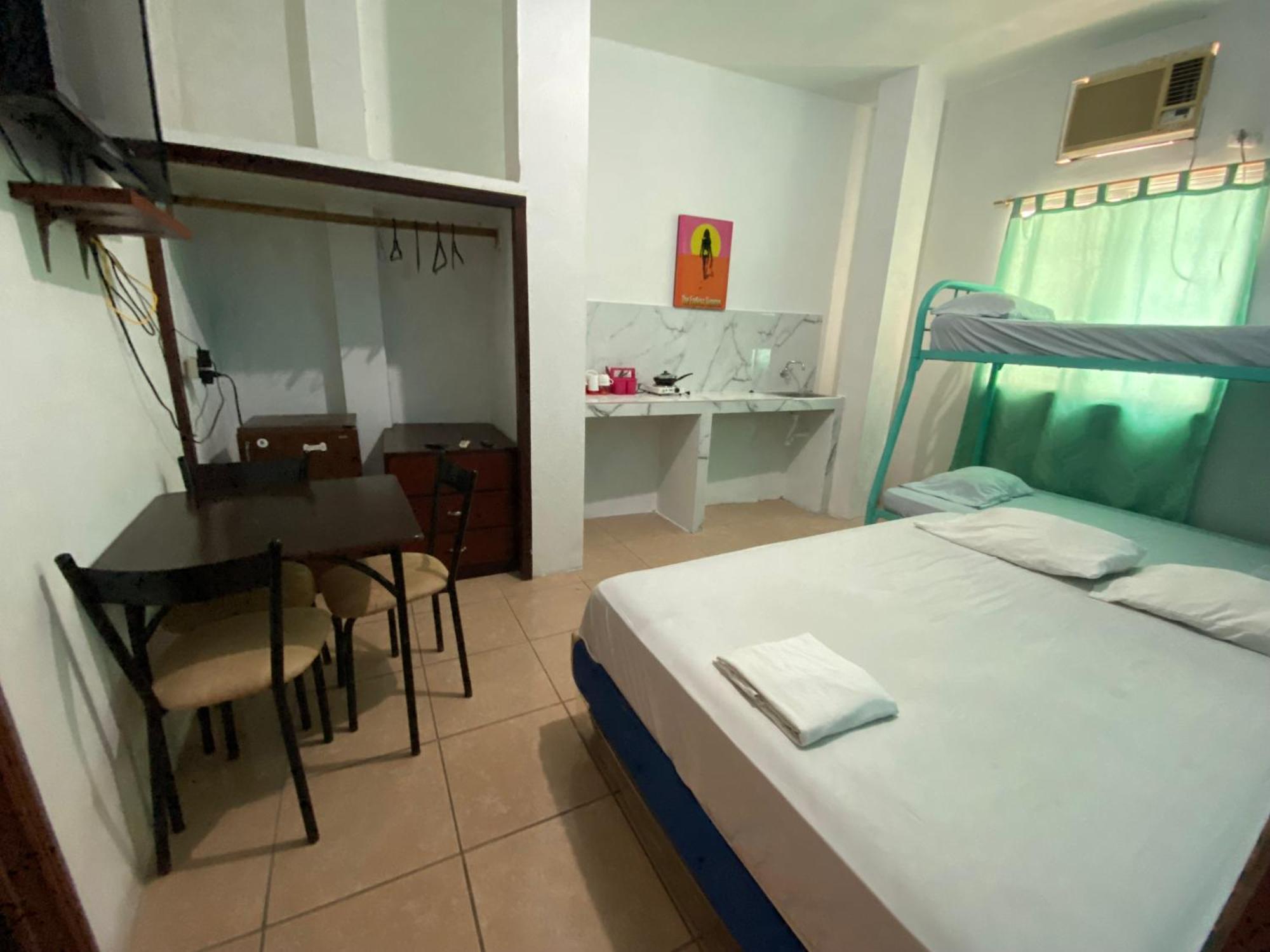 Playa Suites, Cerca Del Malecon マンタ エクステリア 写真