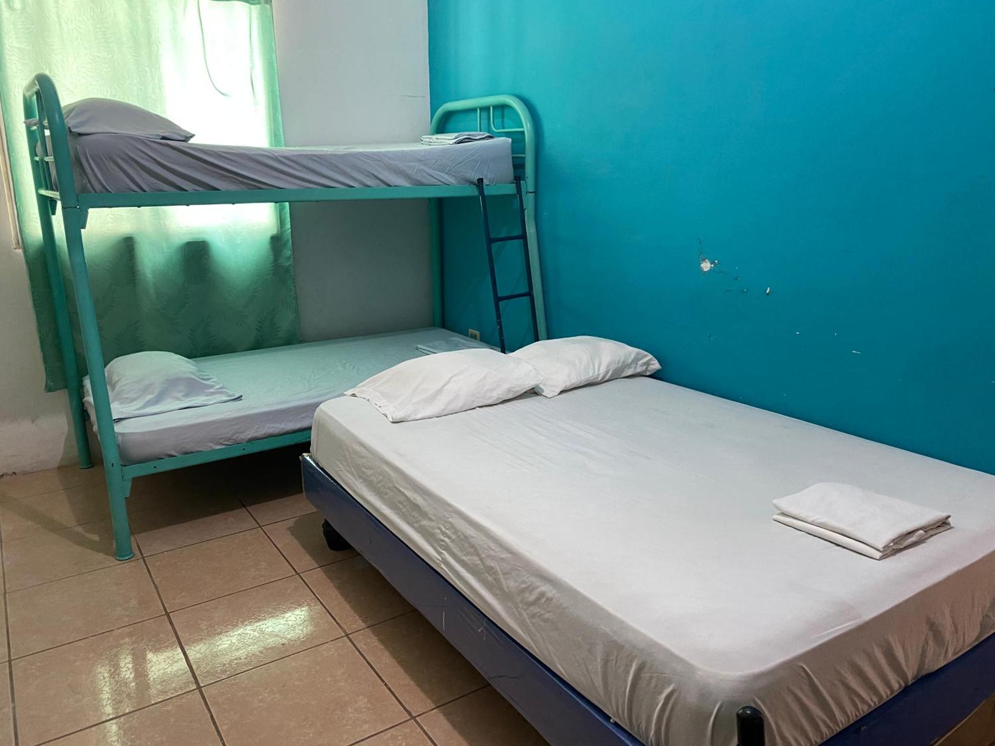Playa Suites, Cerca Del Malecon マンタ エクステリア 写真