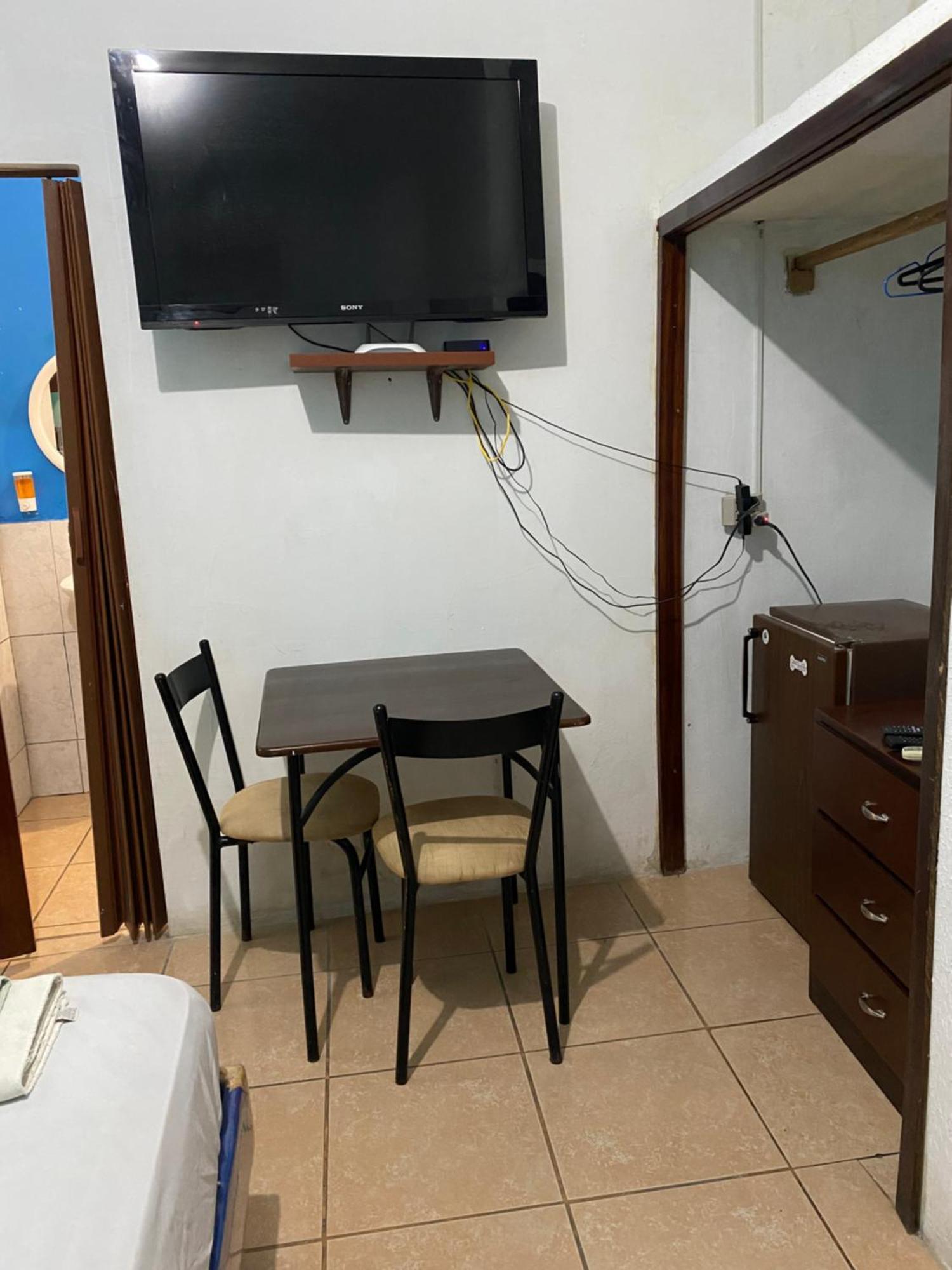 Playa Suites, Cerca Del Malecon マンタ エクステリア 写真